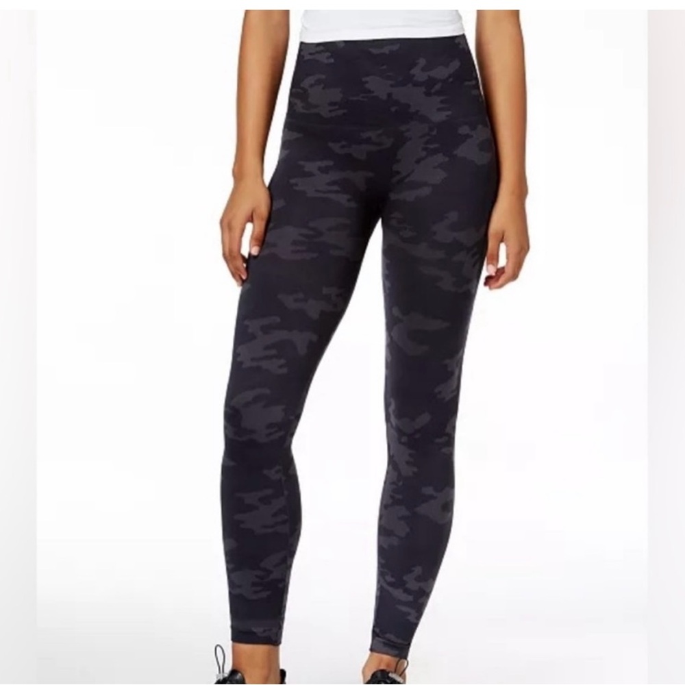 SPANX Look At Me Now Black Camouflage Leggings